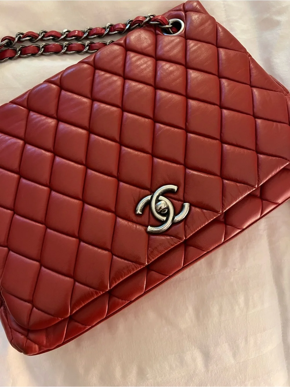 CHANEL Red flap bag